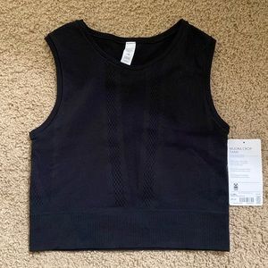 Athleta black mundra crop tank size L/XL